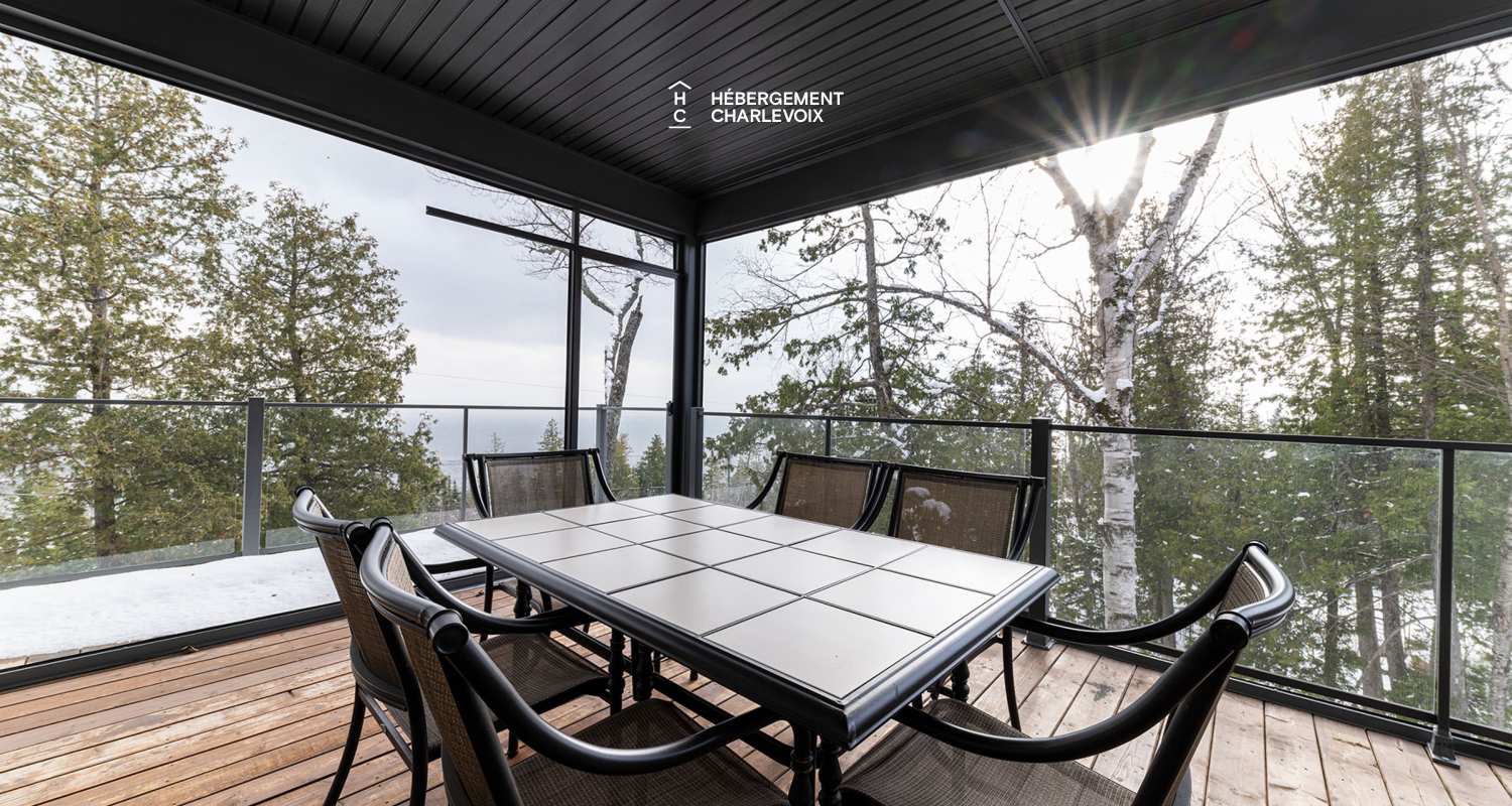 AUB-150 - Vue majestueuse sur le fleuve et le massif de Charlevoix